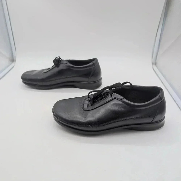 Traveler Athletic Lace Up Shoe Black Leather sz 9 originally $185 - Picture 3 of 7